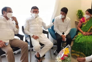 rampa chodavaram mla and dccb chairman meet state bc minister in amaravati