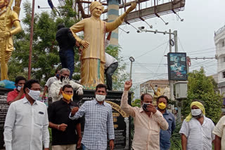 TDP leaders worried over demolition of NTR statue