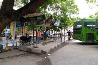 People are facing problems due to bad bus shelter in Hari Nagar delhi