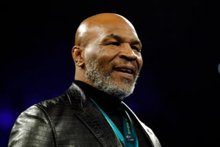 former heavyweight champion mike tyson makes boxing comeback