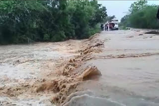 heavy rains in akkalkot, broken connection of villages