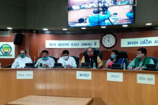 mayors of the three municipal corporations held a joint press conference in delhi
