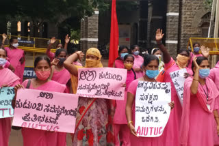 asha workers  protest in bellary