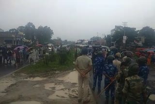 National Highway Blocked by tribal people in Raiganj