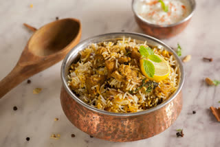 Indians gorged on 5.5 lakh chicken biryanis during lockdown, reveals Swiggy