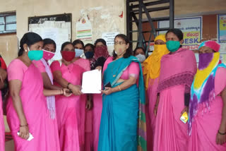 Asha workers protest in basava kalyana