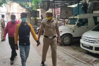 Wanted two snatchers arrested in Gandhi Nagar delhi