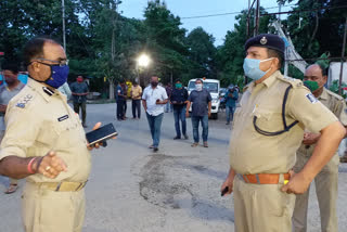 All administrative officials, officials closly monitering the lockdown, looking forward for a successful shutdown, shutdown of 2 days, କଡ଼ାକଡ଼ି ହେଉଛି ଯାଞ୍ଚ, ପ୍ରଶାସନିକ ଅଧିକାରୀ ସାଜିଛନ୍ତି ସତର୍କ ପ୍ରହରୀ, ସୁବର୍ଣ୍ଣପୁର ପ୍ରଶାସନିକ ଅଧିକାରୀ