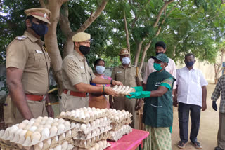 corono help police pollachi  பொள்ளாச்சி செய்திகள்  கோவை மாவட்டச் செய்திகள்  காவல்துறை துணை கண்காணிப்பாளர் சிவகுமார்  pollachi police commissioner  corona relief