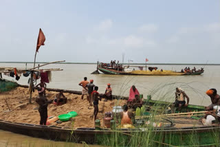 Boat capsizes in Bihar