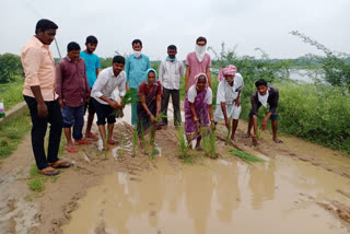 villagers protest for pond development in choppadhandi