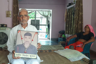 This soldier's father who fought war of 1965, 1972, 1975 and lost his son during Kargil war