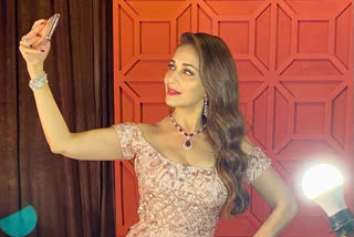 Madhuri Dixit misses all the backstage fun