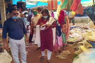 Administrative staff inspecting the market