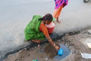 Footpath people Suffering From Water problem
