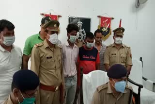 पुलिस गिरफ्त में आरोपी