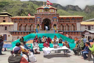vhp-workers-carrying-water-and-soil-from-badrinath-for-ram-mandir-bhoomi-pujan