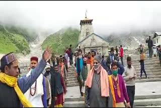 tirtha-purohit-protest-against-kedarnath-master-plan-and-devasthanam-board