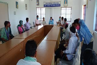 sdm-held-meeting-on-issue-of-ganesh-chaturthi-in-dongargaon