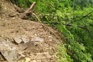 road collapsed for landslide in Siliguri