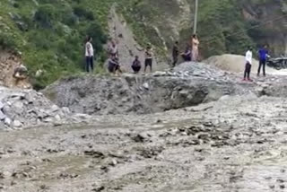 Road closed due to flood in Paagnalala