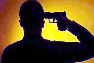 head constable of Saket police station shot himself with a service pistol