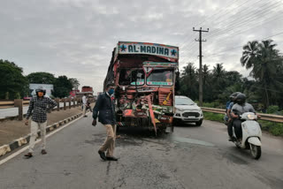 Accident between two lorries