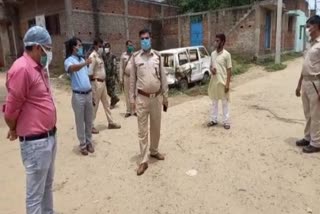 Miscreants removed barricading from  containment  zone in hazaribag, corona in hazaribag, containment  zone in hazaribag, हजारीबाग में उपद्रवियों ने कंटेंनमेंट जोन से हटाया बैरिकेडिंग, हजारीबाग में कोरोना, हजारीबाग में कंटेंनमेंट जोन