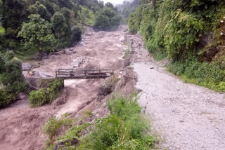 three death and many injured due to landslide