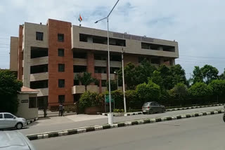 chandigarh district court munshi