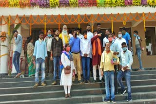 BJP workers forgot follow social distancing in seraikela