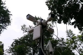 Surveillance Camera at Mysore University Campus ಮೈಸೂರು ವಿವಿ ಕ್ಯಾಂಪಸ್​ನಲ್ಲಿ ಸರ್ವೆಲೆನ್ಸ್ ಕ್ಯಾಮೆರಾ