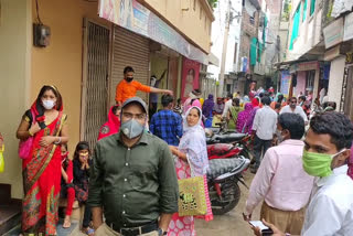 crowd in market due to rakshabandhan