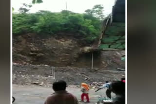 people-were-stirred-by-the-hill-crossing-near-shivpuri