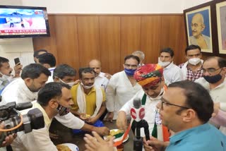 bhopalgarh congress workers,  bhopalgarh congress workers congratulate govind singh dotasara,  govind singh dotasara,  congress workers congratulate govind singh dotasara,  jaipur news