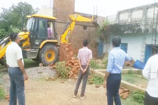 District administration takes action on illegal construction