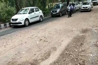 Road going from Chhatarpur to Mahipalpur deteriorated