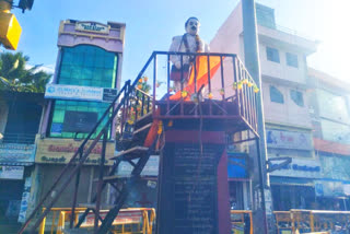 Saffron cloth wrapped in Anna statue create tense in kuzhithurai