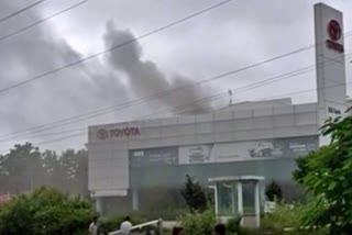 fire-broke-out-at-toyota-showroom-in-solapur