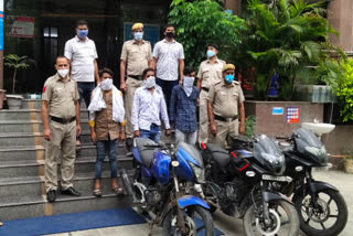 hari nagar police arrested three snatcher