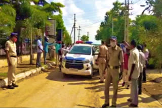 arrest of congress leaders who went to see farmer dead body at siddipet