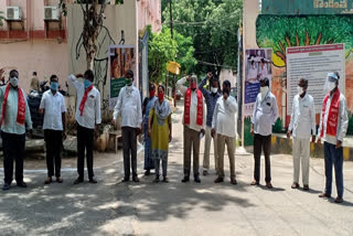 cpi-dharna-for-help-to-poor-people-at-nizamabad-collectorate