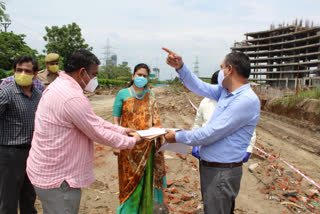 Noida Authority Chief Executive Officer Ritu Maheshwari inspected the city project work