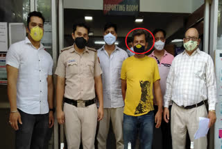 central delhi special police staff arrested liquor supplier