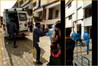 People attack on ambulance driver in bangalore