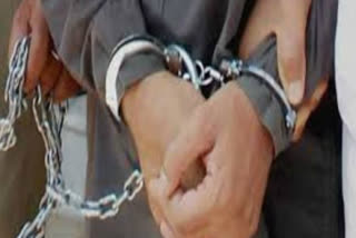 man arrested accused of cheating 1 lakh from retired vice principal jamia nagar delhi