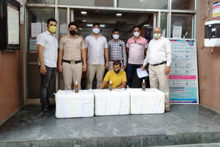 central delhi police special staff arrested liquor smuggler who sent liquor from delhi to bihar