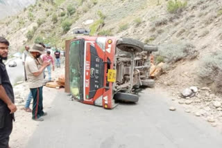 truck overtuned on Tandi Kishtwar Road