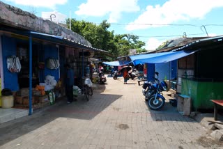 Bhubaneswar's  4 number market has opened, not a crowd of customers