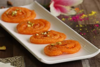 munch-your-ways-to-childhood-memories-with-homemade-jalebis